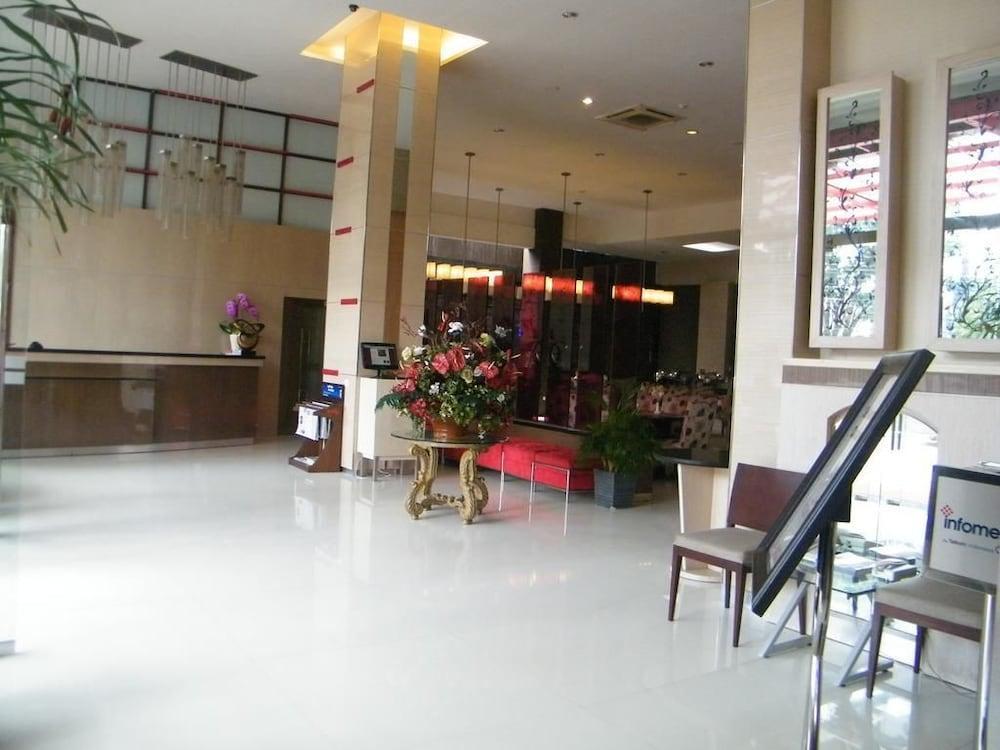 โรงแรมสการ์เล็ต ดาโก บันดุง ภายนอก รูปภาพ