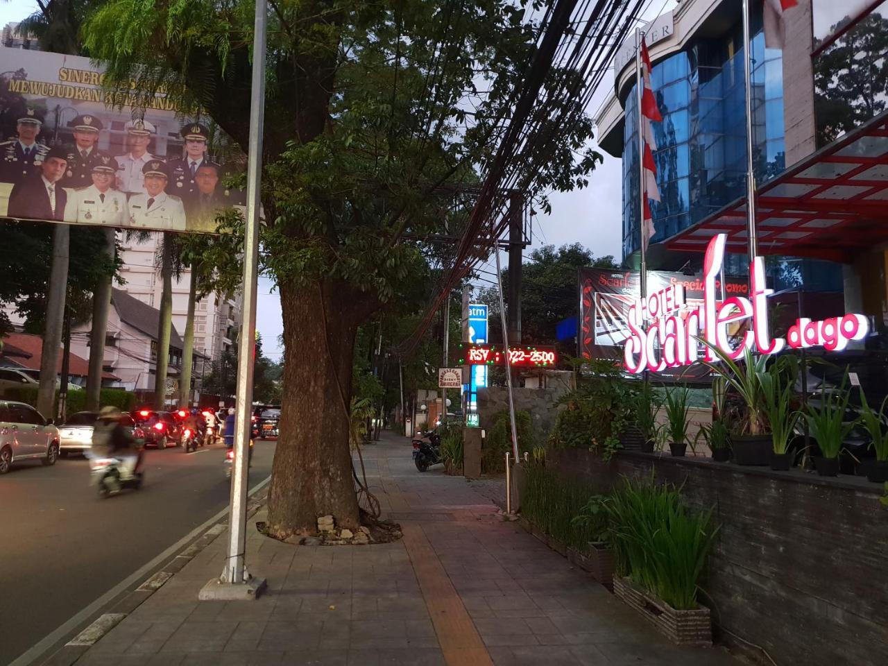 โรงแรมสการ์เล็ต ดาโก บันดุง ภายนอก รูปภาพ