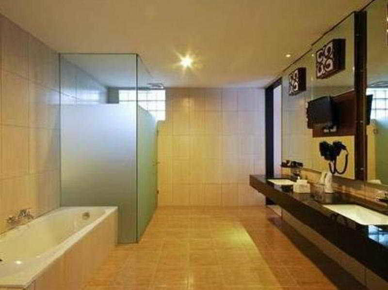 โรงแรมสการ์เล็ต ดาโก บันดุง ภายนอก รูปภาพ